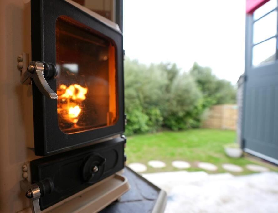 Romantic Retreat - Luxury Shepherds Hut + Hot Tub! Camborne Exterior foto