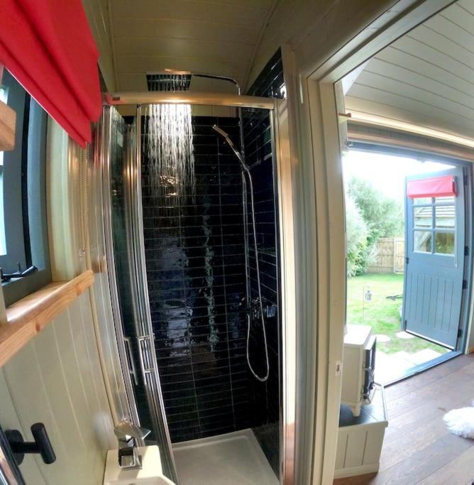 Romantic Retreat - Luxury Shepherds Hut + Hot Tub! Camborne Exterior foto